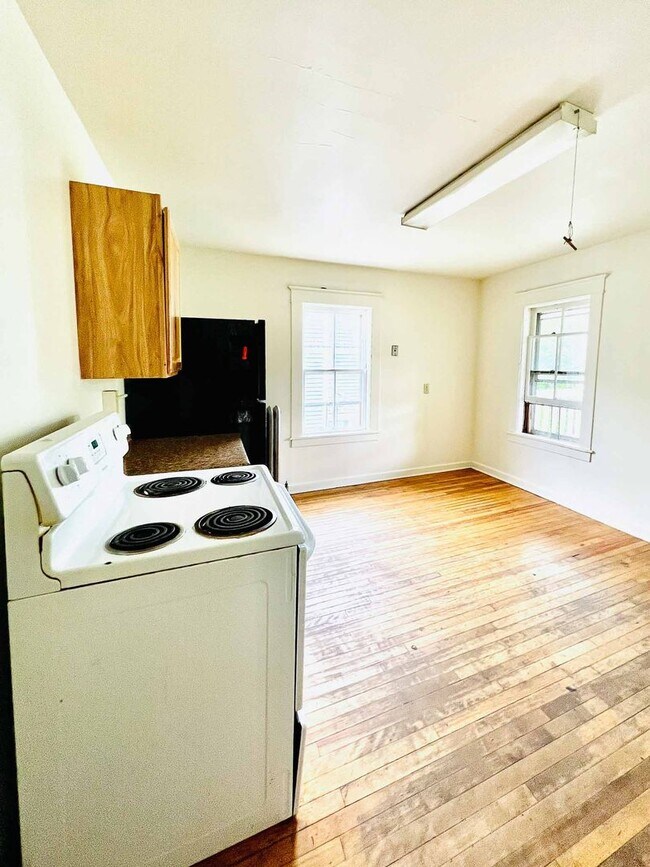 Photo - 28 Hyde St Unit B