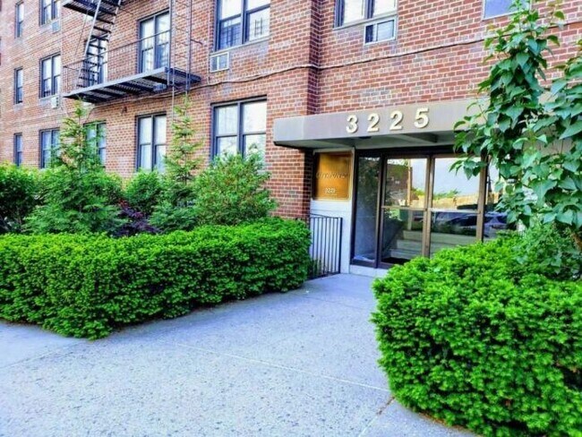 2 bedroom in Bronx NY 10463 - 2 bedroom in Bronx NY 10463 Condominio Unidad 3B