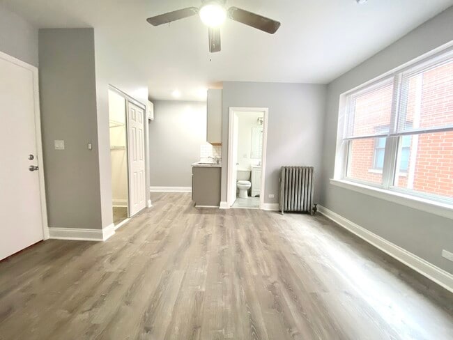 Photo - 4241 N Kenmore Ave Unit 303