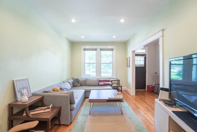 Photo - 628 Madison St NW