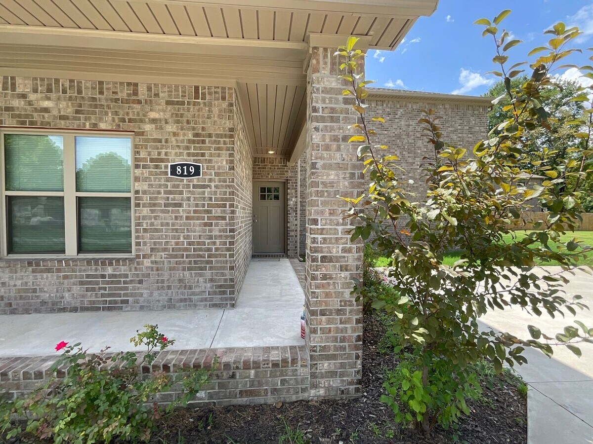 Photo - 819 Ellis St