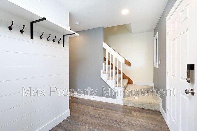 Photo - 8200 Northview Dr