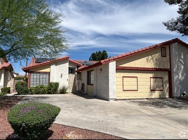 Building Photo - 5242 Dickens Dr Rental