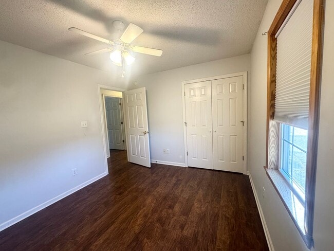 Photo - 200 Dramtree Dr