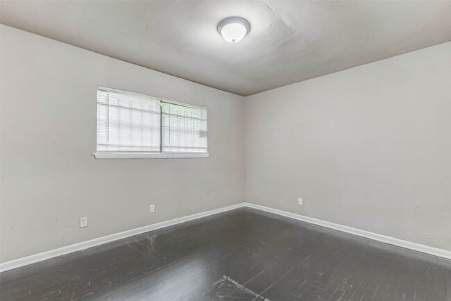 Building Photo - 7302 England St