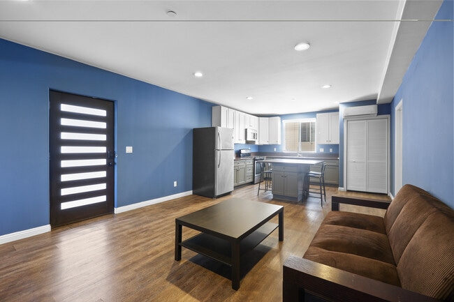 Photo - 1168 1/2 W 24th St Unit 1168 1.5