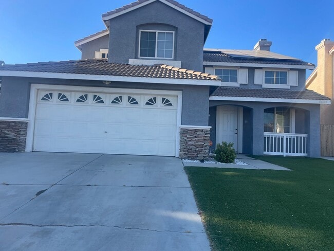 Building Photo - GORGEOUS AND IMMAXCULATE 4 BDRM 3 BA STORY HOME FOR LEASE PALMDALE!