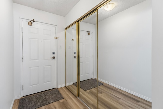 Photo - 155 Kent St Unit 405