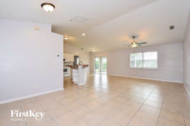 Photo - 3003 31st St W