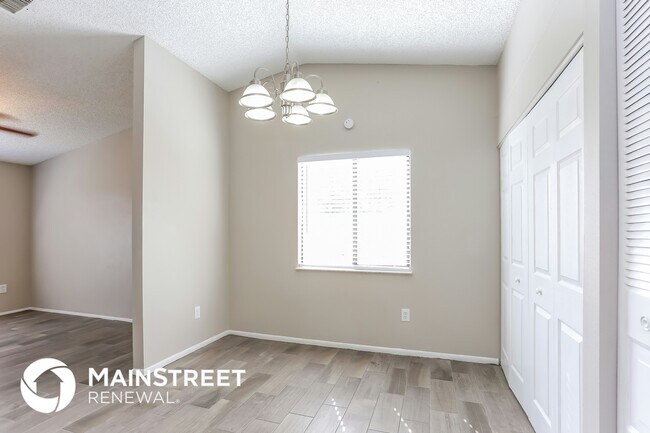 Photo - 1209 Hawley Ct