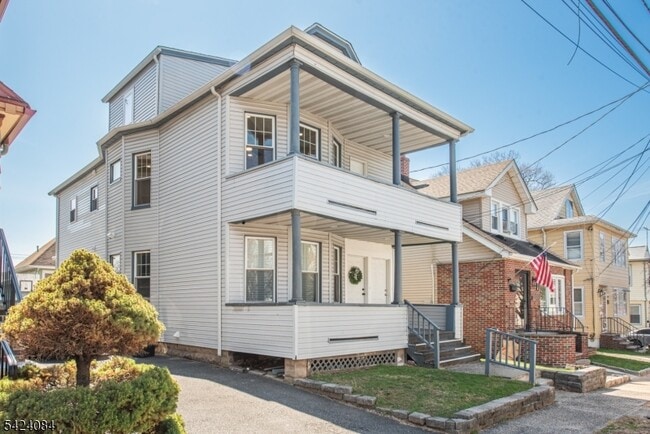 Building Photo - 39 Beekman St