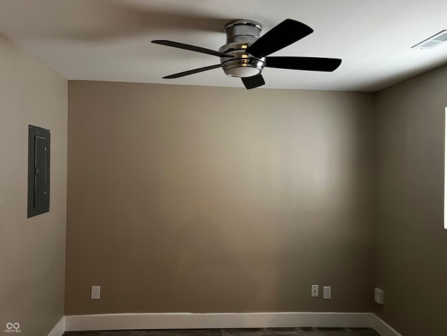 Photo - 330 W 40th St