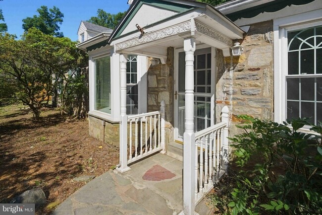 Photo - 1268 Rydal Rd