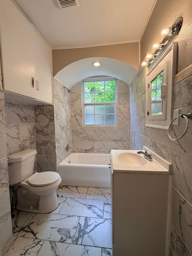 Photo - For Rent- 3 Bedrooms, 1 bath