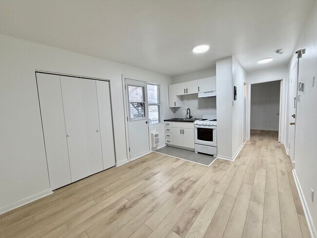 Photo - 2405 Belanger - 1 bedroom