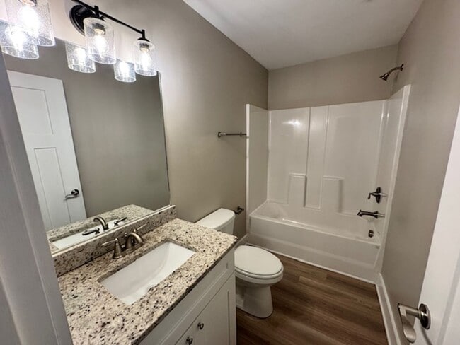 Photo - 515 Boulevard