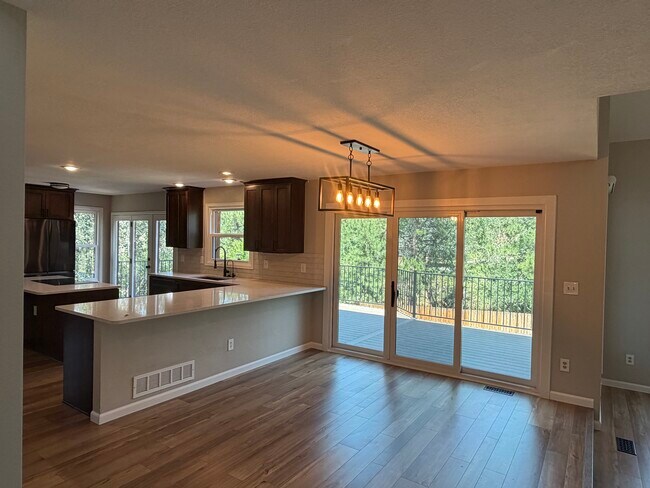Photo - 6258 Powell Rd