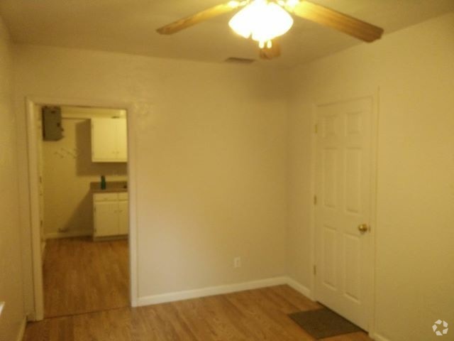 Building Photo - 105 North St Unit Apartment B