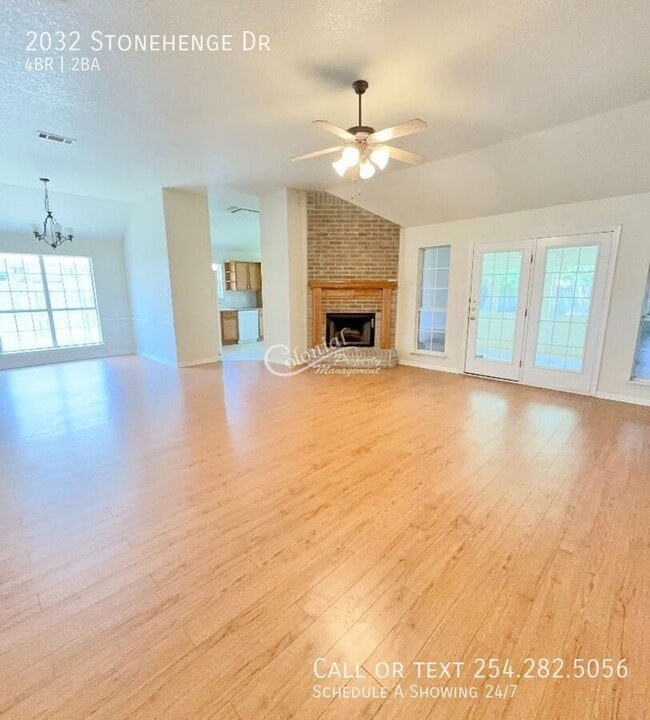 Photo - 2032 Stonehenge Dr