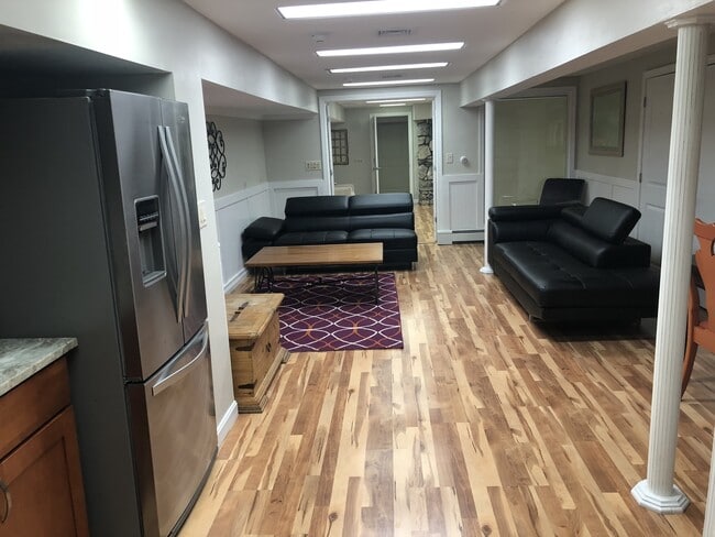 6 Brooks Rd Unidad A