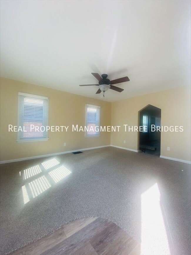 Photo - 3208 Dix Ave