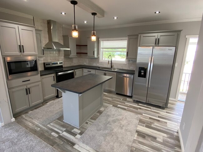 Photo - 1990 Douglas Ln