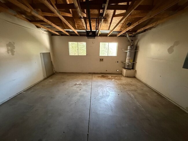 Photo - 2800 Gosford Rd