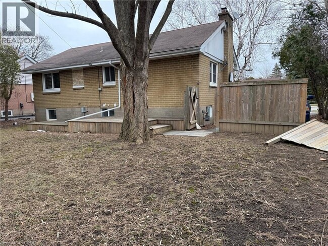 Photo - 180 W 18th St