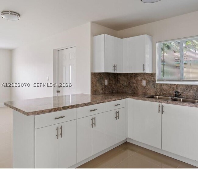 Photo - 2540 NW 51st St Unit A