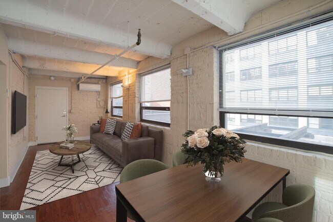 Photo - 1501 Locust St