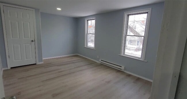 Photo - 521 W 2nd St