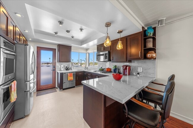 Photo - 760 Manhattan Beach Blvd