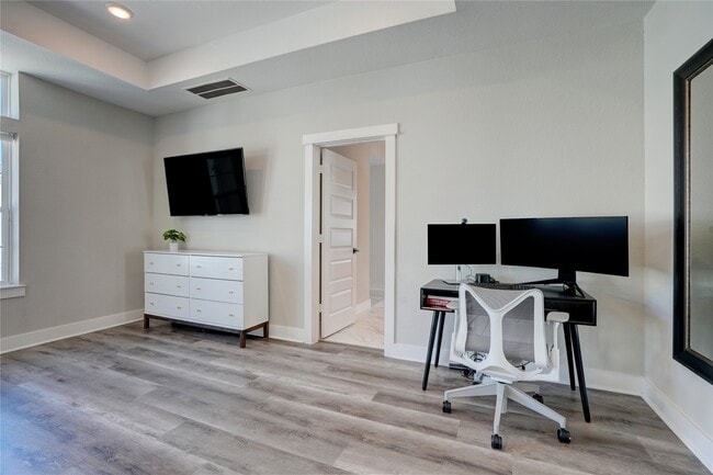 Building Photo - 3603 Kensington Gdns Ln