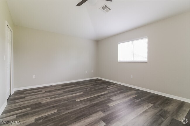 Building Photo - 3413 22nd St W Rental