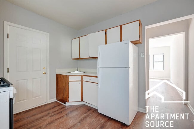 Building Photo - 5744 N Winthrop Ave Unit 106 Rental