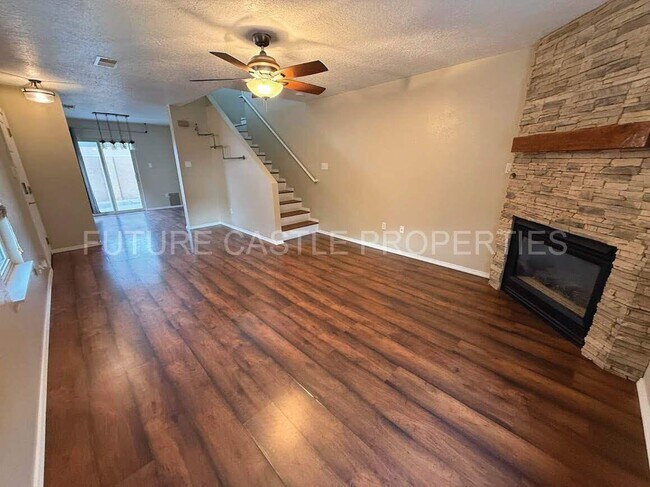 Photo - 6315 La Habra Ln NE