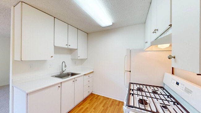 998 Ignacio Blvd Unit 22