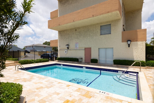 Photo - Le Jeune House