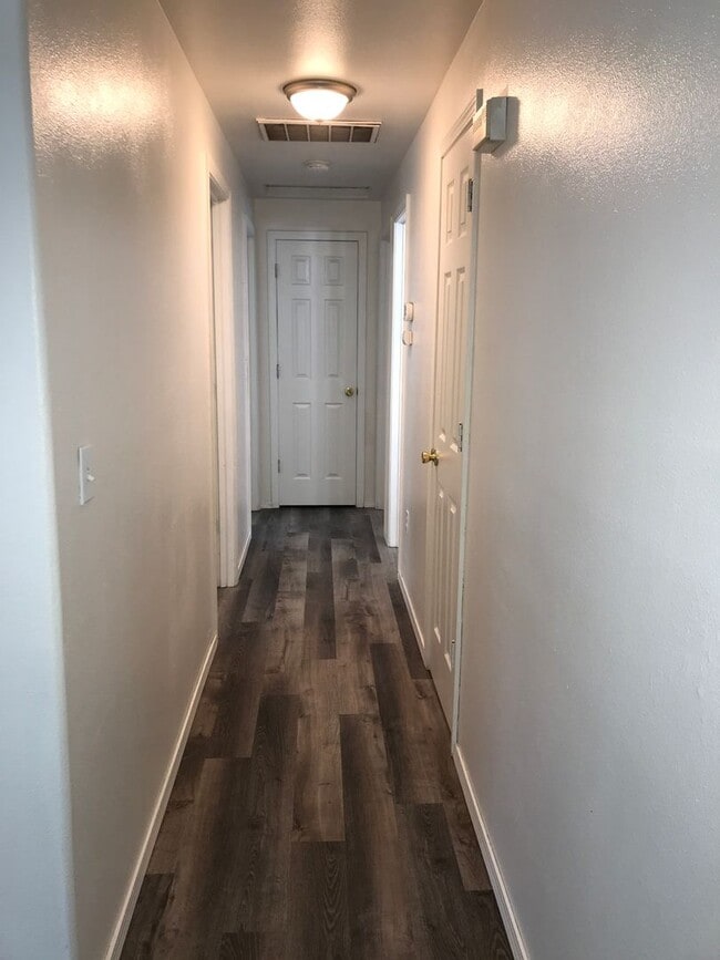 Photo - 3 bedroom 2 bath Duplex For Rent!