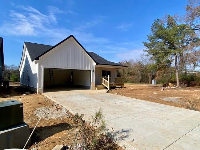 Photo - 230 Sylvan Rd