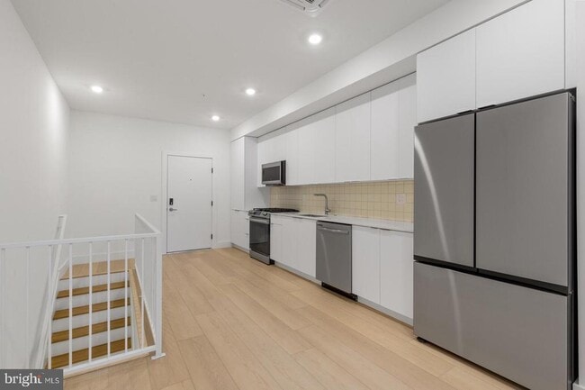 Photo - 2007 Cambridge St Unit 4