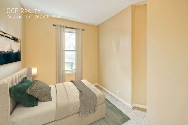 Photo - 2500 E Oakdale St