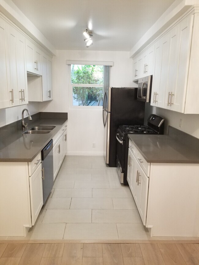 Photo - 1132 S Oakhurst Dr Unit 8