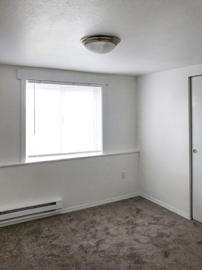 Photo - Nicely Updated 3/1 Tacoma Duplex Unit B