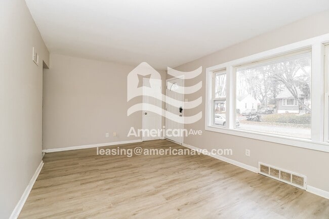 Photo - 6818 Eisele St