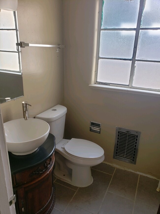 Photo - Carlisle Property Unit 1410 1/2 Carlisle BLVD SE