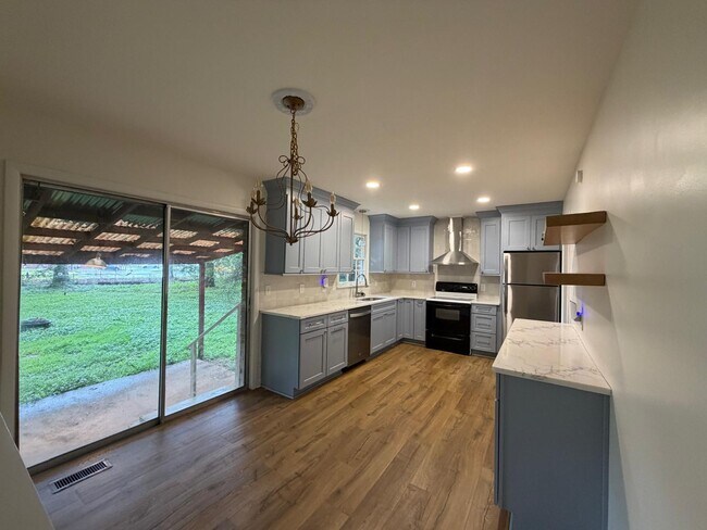 Photo - 120 Forrest Dr