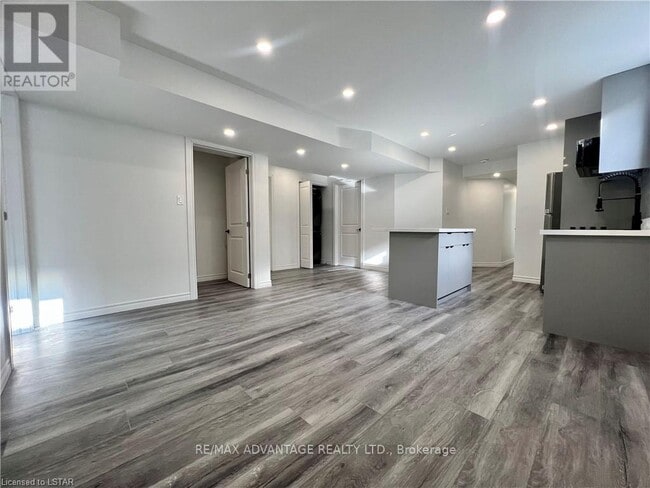 Photo - 901 Lennon Wy