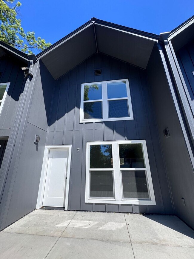 Photo - 1/2 OFF FIRST MONTHS RENT! New Construction, Beautiful, Townhomes! 2 & 3 BEDRM UNITS AVAILABLE