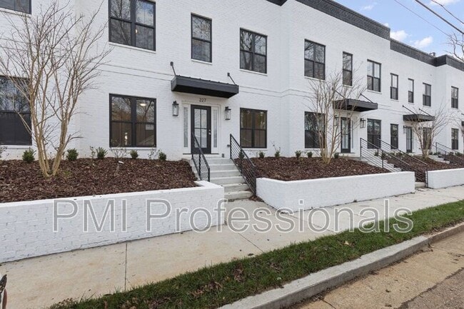 Photo - 229 S Bilbro Ave Townhome